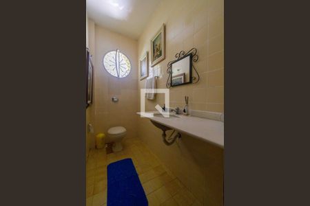 Casa à venda com 1400m², 3 quartos e 5 vagas Casa à venda com 1400m², 3 quartos e 5 vagasLavabo