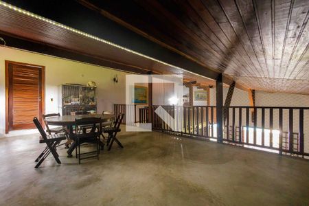 Casa à venda com 1400m², 3 quartos e 5 vagas Casa à venda com 1400m², 3 quartos e 5 vagasMezanino