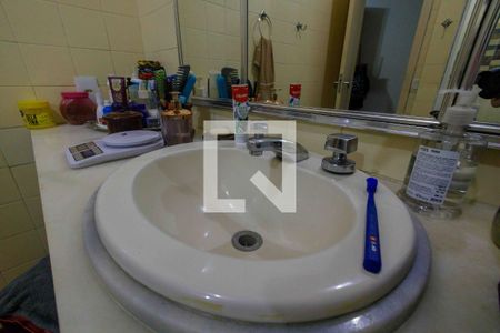 Casa à venda com 1400m², 3 quartos e 5 vagas Casa à venda com 1400m², 3 quartos e 5 vagasBanheiro da Suíte 1