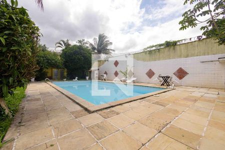Casa à venda com 1400m², 3 quartos e 5 vagas Casa à venda com 1400m², 3 quartos e 5 vagasQuintal