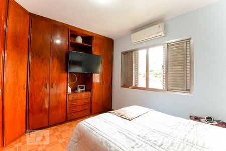 Suíte de casa à venda com 3 quartos, 300m² em Vila Prudente, São Paulo