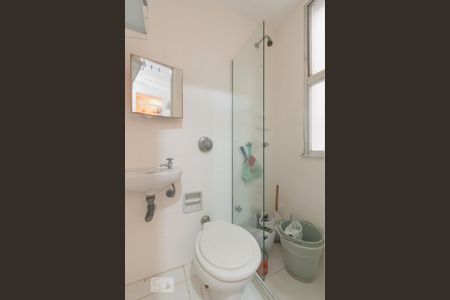 Apartamento para alugar com 80m², 2 quartos e 1 vaga Apartamento para alugar com 80m², 2 quartos e 1 vagaBanheiro de Serviço