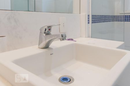 Apartamento para alugar com 80m², 2 quartos e 1 vaga Apartamento para alugar com 80m², 2 quartos e 1 vagaBanheiro da Suíte