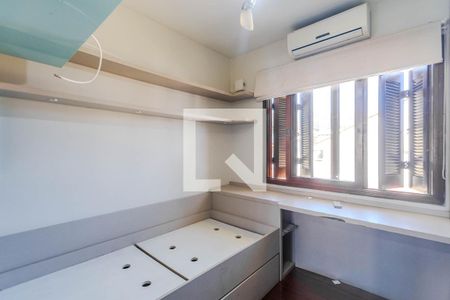 Casa à venda com 200m², 4 quartos e 2 vagasBanheiro