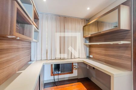 Casa à venda com 200m², 4 quartos e 2 vagasQuarto 2