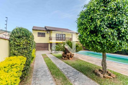 Casa à venda com 200m², 4 quartos e 2 vagasFachada