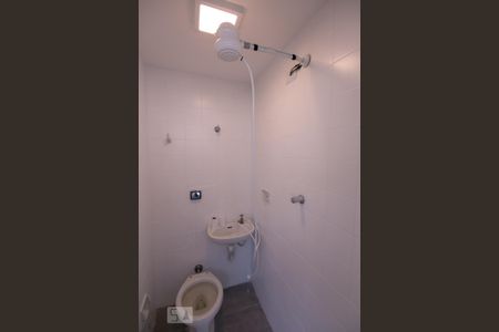 Apartamento para alugar com 90m², 2 quartos e 1 vaga Apartamento para alugar com 90m², 2 quartos e 1 vagaBanheiro de Serviço