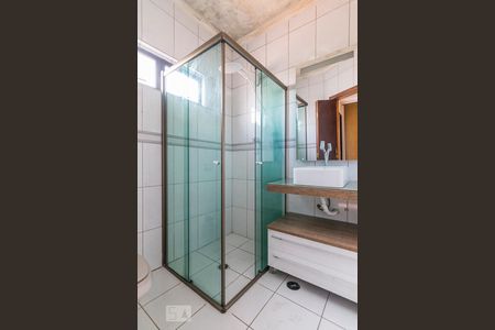 Banheiro da Suite de casa para alugar com 3 quartos, 130m² em Vila Scarpelli, Santo André