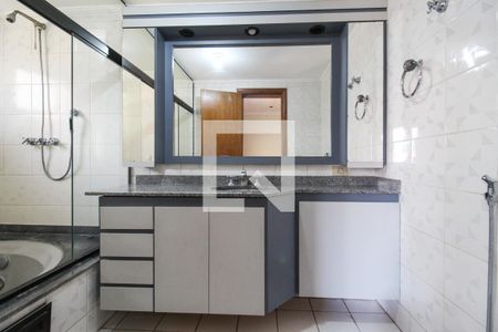 Apartamento para alugar com 146m², 4 quartos e 2 vagasBanheiro da Suíte 1
