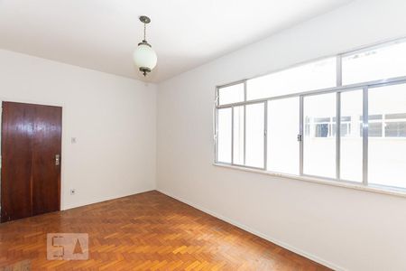 Sala de Apartamento com 2 quartos, 90m² Ingá