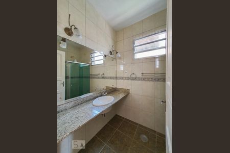 Banheiro  de casa para alugar com 3 quartos, 140m² em Cambuci, São Paulo