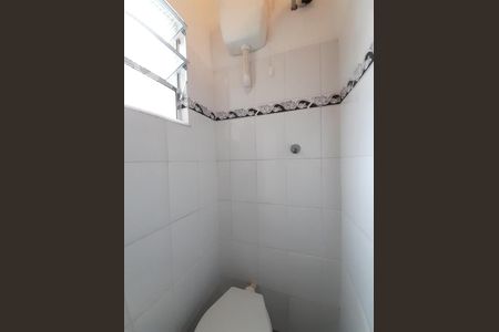 Casa de condomínio à venda com 250m², 3 quartos e 2 vagasBanheiro de Serviço