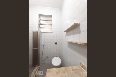 Casa de condomínio à venda com 250m², 3 quartos e 2 vagasBanheiro Social