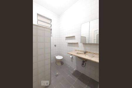 Casa de condomínio à venda com 250m², 3 quartos e 2 vagasBanheiro Social