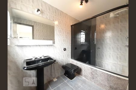 Casa de condomínio à venda com 400m², 3 quartos e sem vagaBanheiro da Suíte