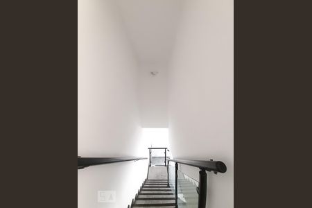 Casa de condomínio à venda com 400m², 3 quartos e sem vagaEscada