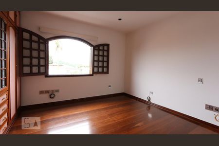Casa à venda com 485m², 4 quartos e 7 vagasSuite 2