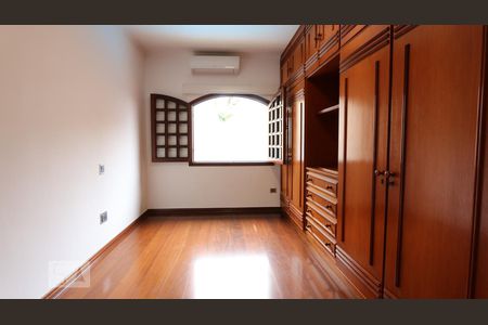 Casa à venda com 485m², 4 quartos e 7 vagassuite 4