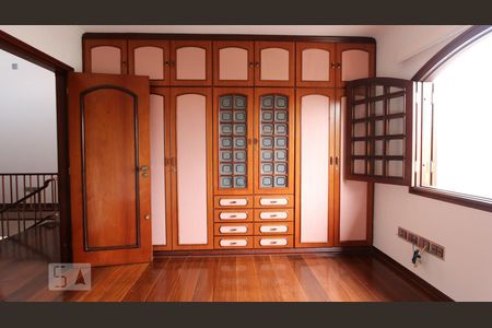 Casa à venda com 485m², 4 quartos e 7 vagassuite 2