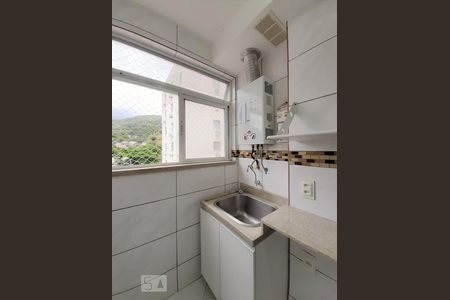 Apartamento para alugar com 65m², 3 quartos e 1 vagaÁrea de Serviço