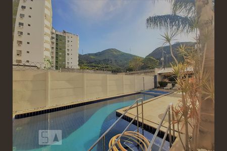 Apartamento para alugar com 65m², 3 quartos e 1 vagaÁrea comum - Piscina
