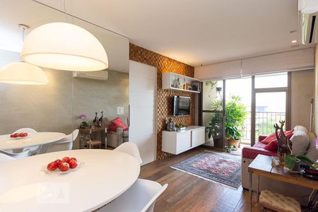 Sala de apartamento à venda com 2 quartos, 100m² em Gragoatá, Niterói
