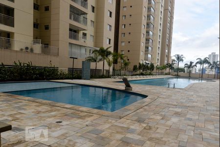 Apartamento à venda com 83m², 3 quartos e 1 vaga Apartamento à venda com 83m², 3 quartos e 1 vagaÁrea comum - Piscina