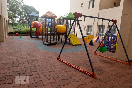 Apartamento à venda com 83m², 3 quartos e 1 vaga Apartamento à venda com 83m², 3 quartos e 1 vagaÁrea Comum - Playground