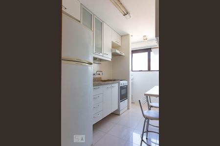 Cozinha de apartamento para alugar com 2 quartos, 61m² em Petrópolis, Porto Alegre