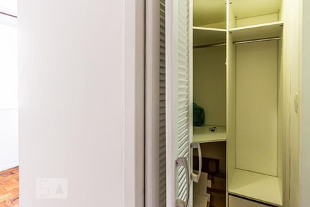 Apartamento à venda com 65m², 1 quarto e sem vagaCloset