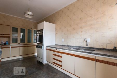 Casa para alugar com 432m², 4 quartos e 4 vagasCozinha