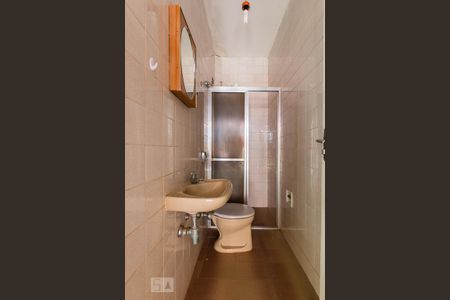 Casa para alugar com 432m², 4 quartos e 4 vagasBanheiro de Serviço