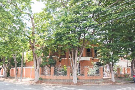 Casa para alugar com 432m², 4 quartos e 4 vagasFachada