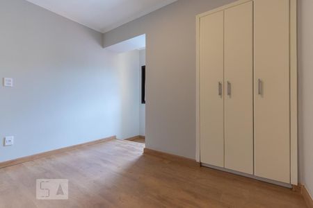 Quarto da suíte de apartamento para alugar com 1 quarto, 36m² em Cambuí, Campinas
