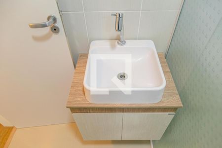 Banheiro de kitnet/studio para alugar com 1 quarto, 37m² em Bela Vista, São Paulo
