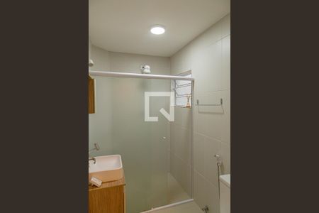 Banheiro de kitnet/studio para alugar com 1 quarto, 37m² em Bela Vista, São Paulo