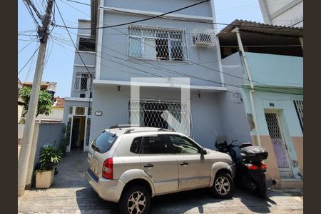 Casa de condomínio à venda com 240m², 3 quartos e 1 vagaFachada