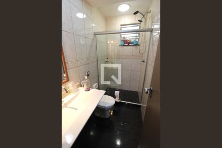 Casa de condomínio à venda com 240m², 3 quartos e 1 vagaBanheiro Social