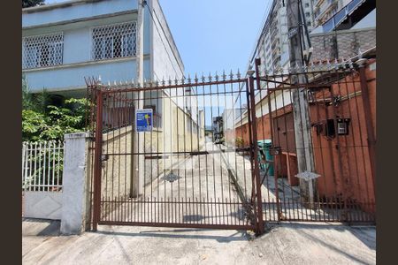 Casa de condomínio à venda com 240m², 3 quartos e 1 vagaEntrada