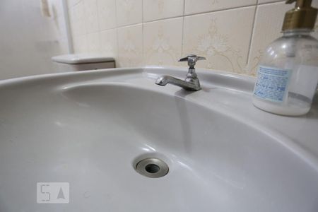 Banheiro de apartamento para alugar com 1 quarto, 45m² em Vila Lageado, São Paulo