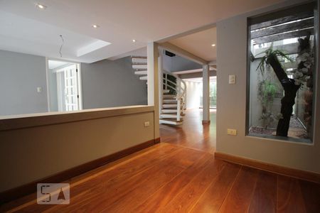 Sala de casa para alugar com 4 quartos, 320m² em Jardim Leonor, São Paulo
