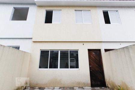 Casa à venda com 80m², 3 quartos e 2 vagas Casa à venda com 80m², 3 quartos e 2 vagasFachada