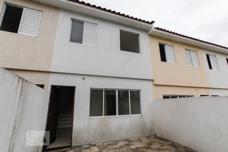 Casa à venda com 80m², 3 quartos e 2 vagasFachada 