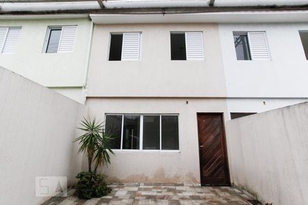 Casa à venda com 80m², 3 quartos e 2 vagasFachada 