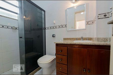 Banheiro de apartamento para alugar com 1 quarto, 46m² em Tijuca, Rio de Janeiro