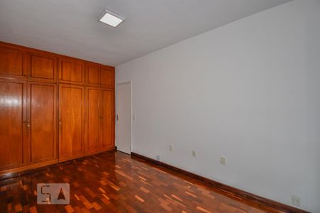 Apartamento para alugar com 120m², 2 quartos e 1 vagaQuarto 2 - Suíte, com varanda.