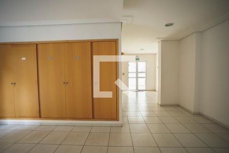 Apartamento para alugar com 67m², 2 quartos e 1 vaga Apartamento para alugar com 67m², 2 quartos e 1 vagaHall social