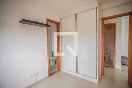 Apartamento para alugar com 67m², 2 quartos e 1 vaga Apartamento para alugar com 67m², 2 quartos e 1 vagaSuíte 2 - Armários