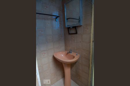 Banheiro de casa para alugar com 1 quarto, 60m² em Pilares, Rio de Janeiro