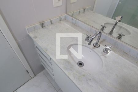 Apartamento à venda com 76m², 2 quartos e 2 vagasBanheiro Social